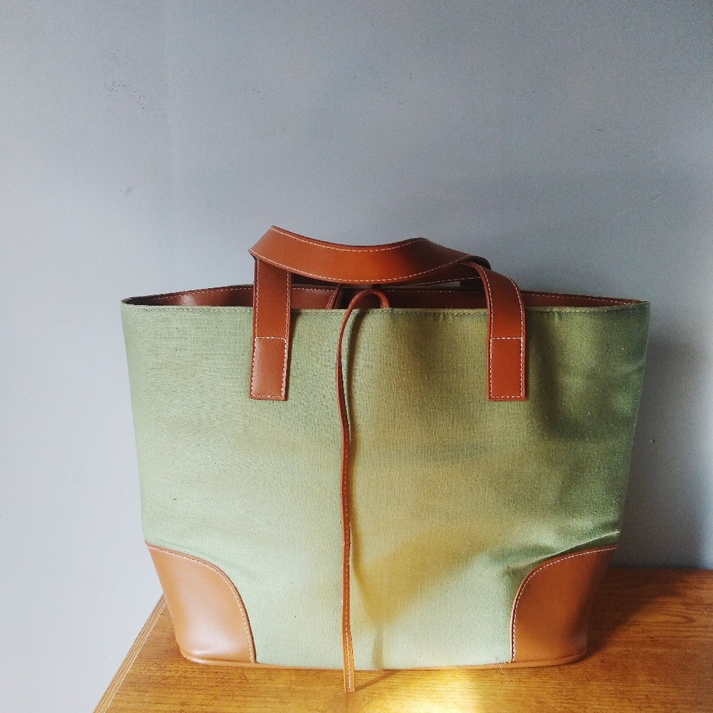 Jaclyn Smith bag